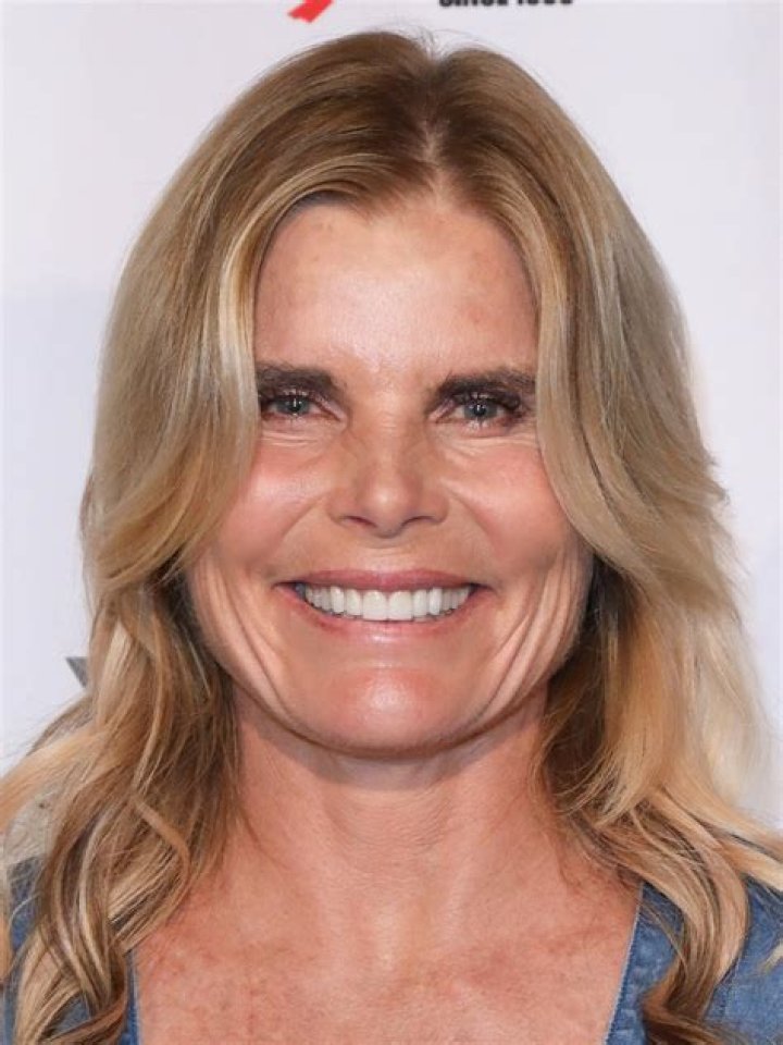 Mariel Hemingway (Movie Actress) - Age, Birthday, Bio, Facts, Family, Net Worth, Height & More