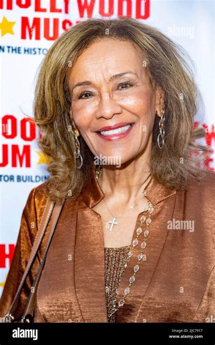 Marilyn McCoo (R&B Singer) - Age, Birthday, Bio, Facts, Family, Net Worth, Height & More