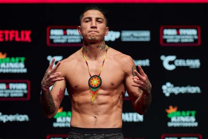 Mario Barrios (Boxer) - Age, Birthday, Bio, Facts, Family, Net Worth, Height & More