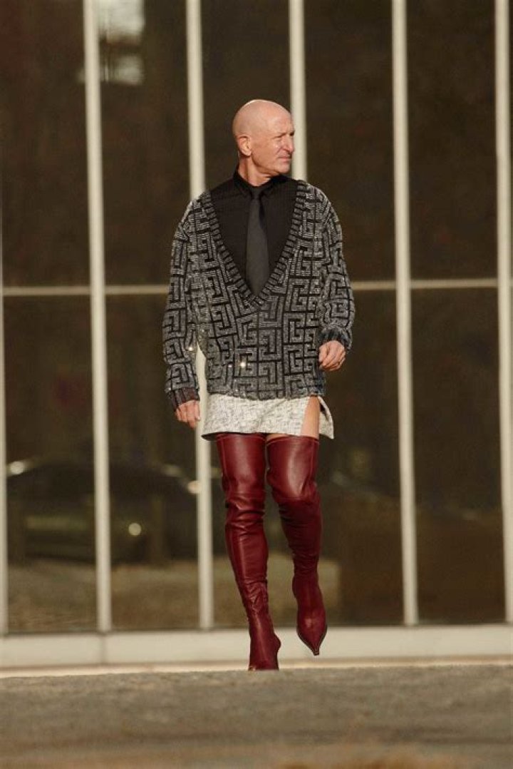 Mark Bryan (Guitarist) - Age, Birthday, Bio, Facts, Family, Net Worth, Height & More