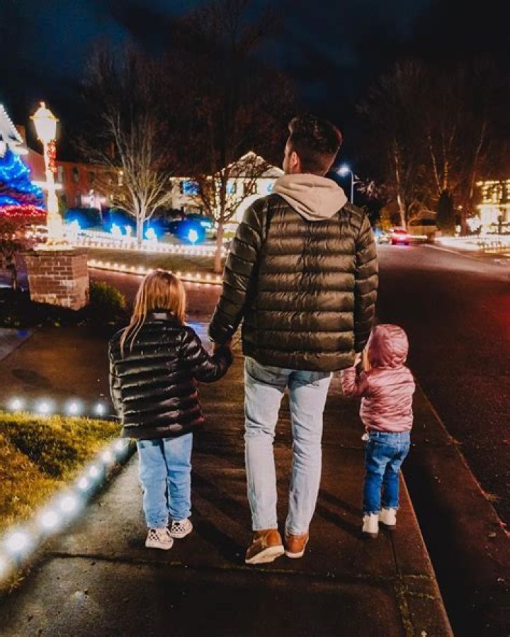 Mason Smith (TikTok Star) - Age, Birthday, Bio, Facts, Family, Net Worth, Height & More