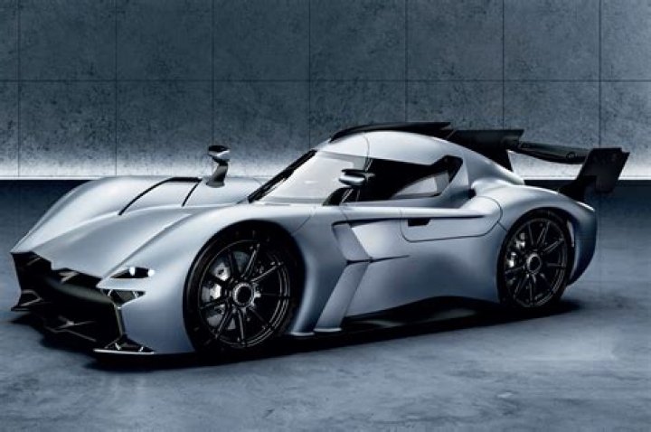 Mat Watson (YouTube Star) - Age, Birthday, Bio, Facts, Family, Net Worth, Height & More