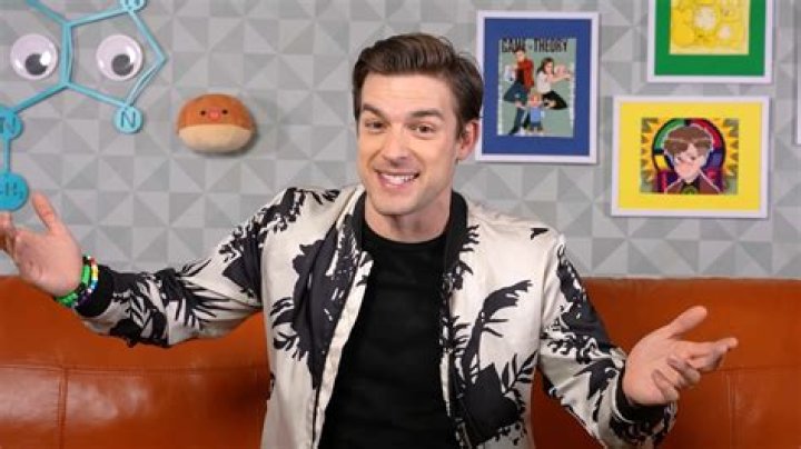 MatPat (YouTube Star) - Age, Birthday, Bio, Facts, Family, Net Worth, Height & More