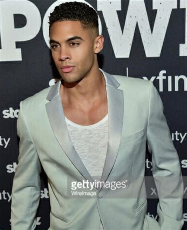 Matt Cook (TV Actor) - Age, Birthday, Bio, Facts, Family, Net Worth, Height & More