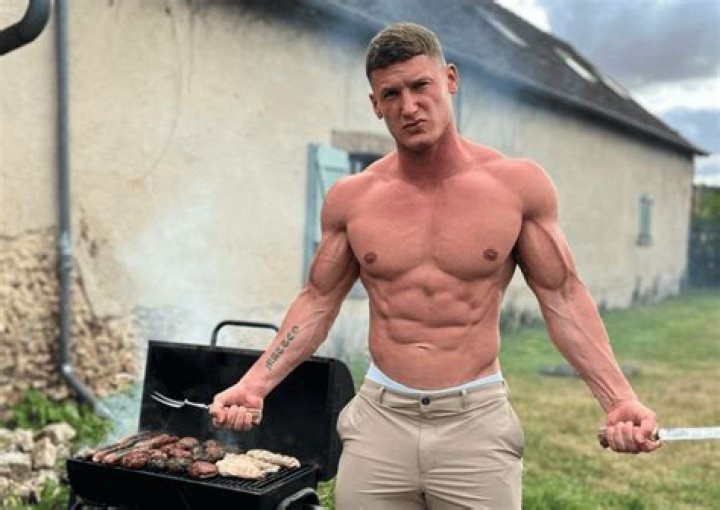 MattDoesFitness (YouTube Star) - Age, Birthday, Bio, Facts, Family, Net Worth, Height & More