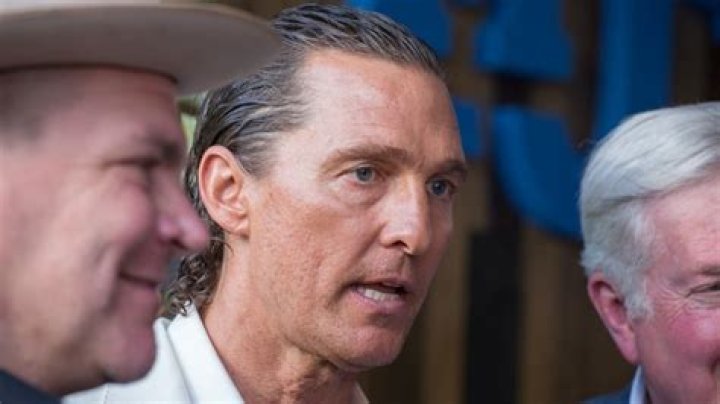 
Matthew McConaughey Speaks Out About Elementary School Shooting In His Hometown 