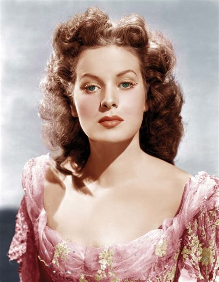 Maureen O'Hara (Movie Actress) - Age, Birthday, Bio, Facts, Family, Net Worth, Height & More