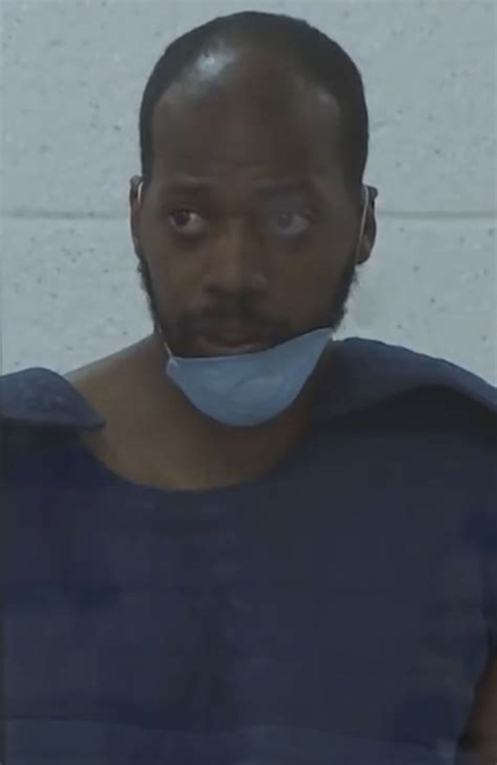 Father of Four Decapitates Two Of His Kids And Shows The Other Two