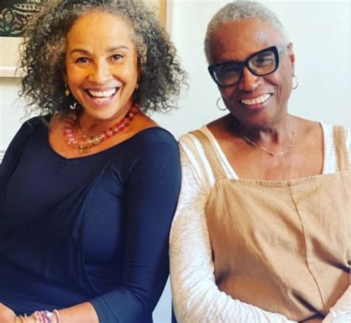 Maxine Sneed – Celebsgraphy