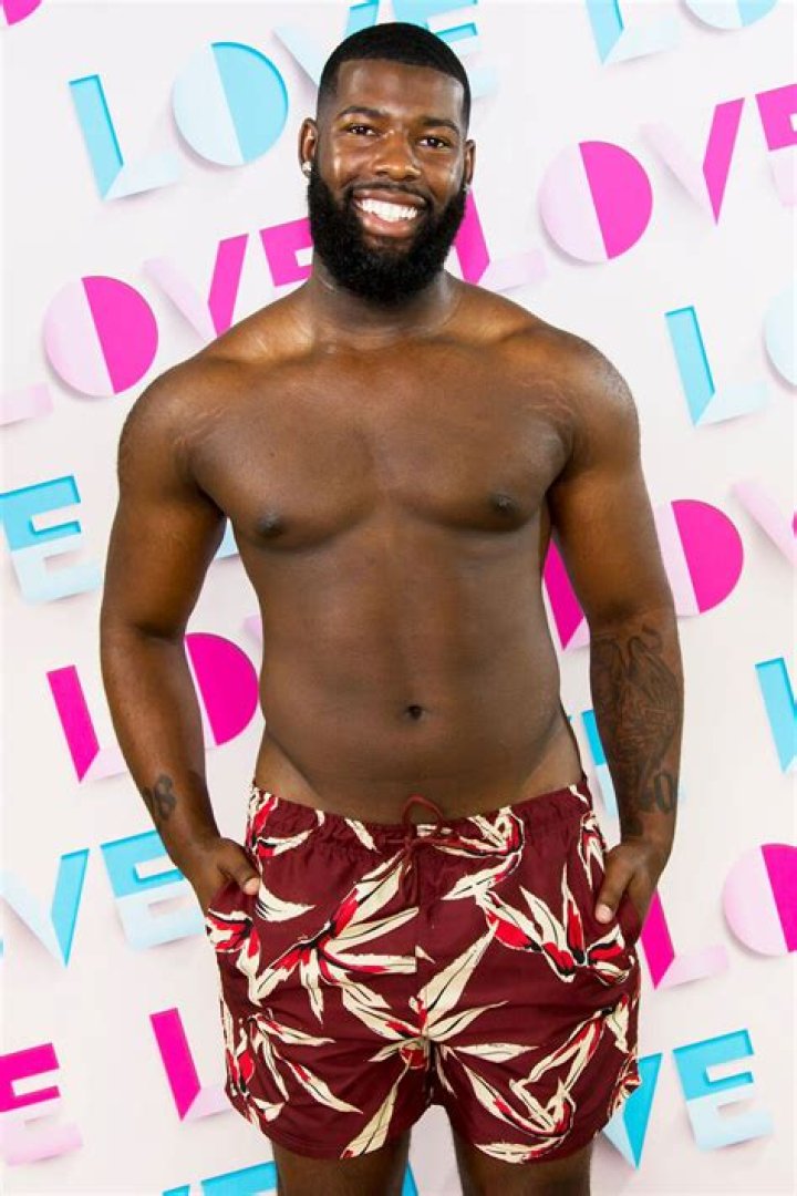 
Medhy Malanda Height, Weight, Net Worth, Age, Birthday, Wikipedia, Who, Nationality, Biography 