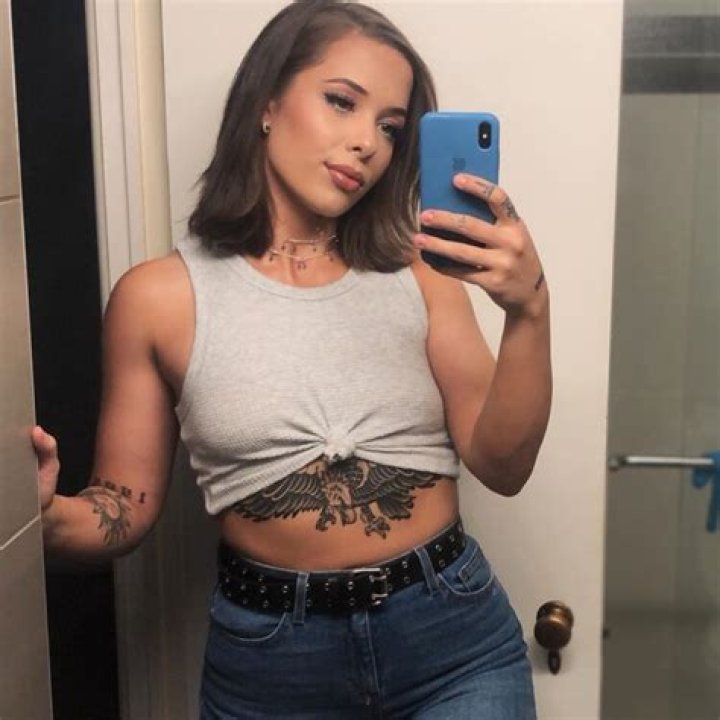 Megan McCullom (YouTube Star) - Age, Birthday, Bio, Facts, Family, Net Worth, Height & More