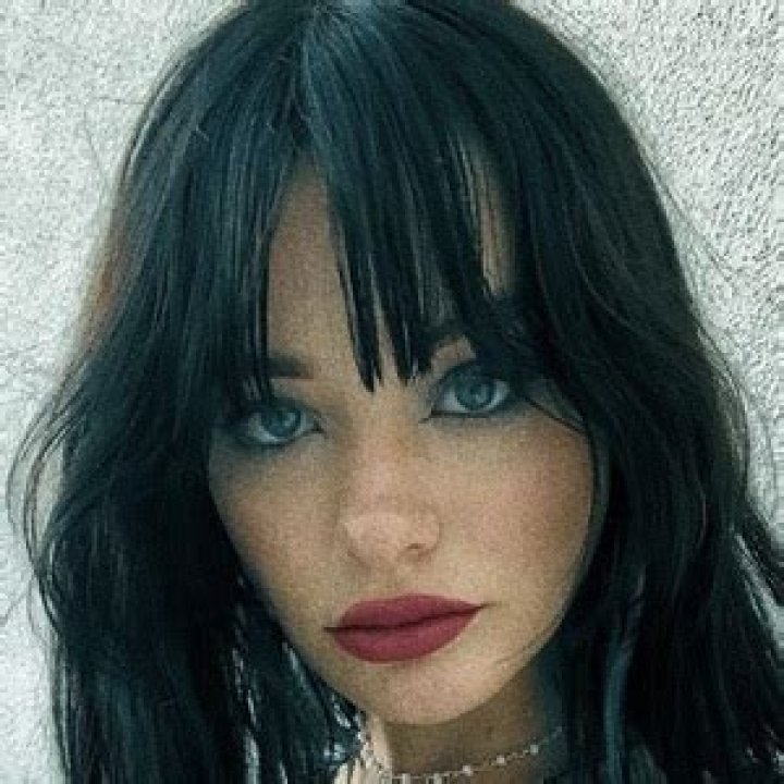 Melina Melle (Songwriter) - Age, Birthday, Bio, Facts, Family, Net Worth, Height & More