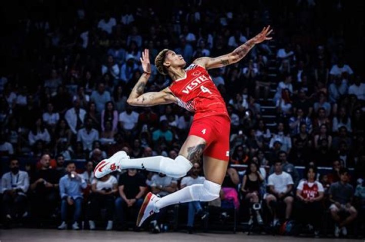 Melissa Vargas (Volleyball Player) - Age, Birthday, Bio, Facts, Family, Net Worth, Height & More