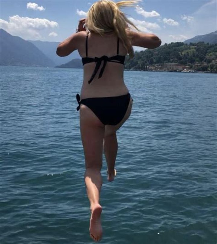 Meredith Marakovits (Journalist) - Age, Birthday, Bio, Facts, Family, Net Worth, Height & More