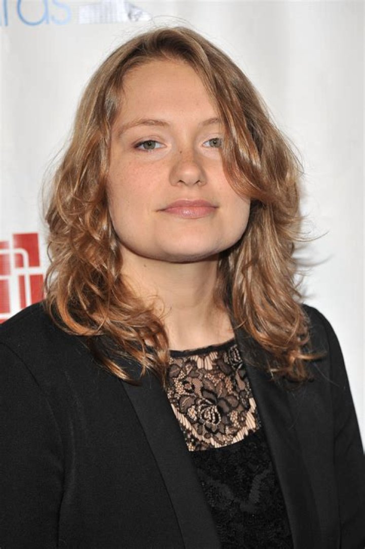 Merritt Wever (TV Actress) - Age, Birthday, Bio, Facts, Family, Net Worth, Height & More