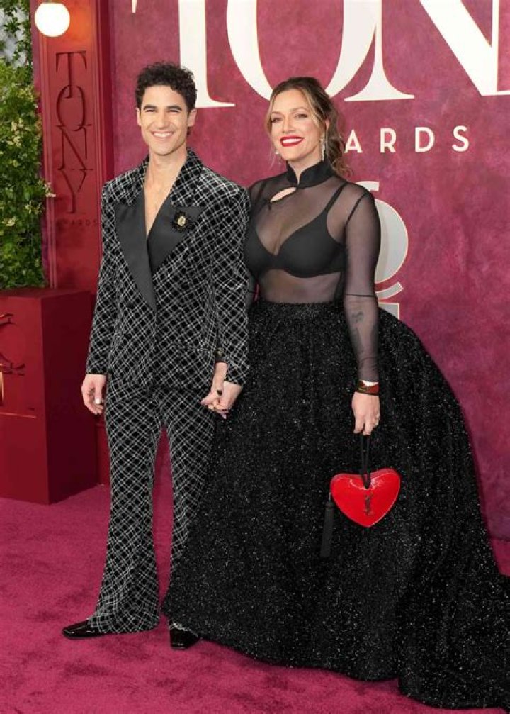 Mia Swier Bio & Wiki: Net Worth, Age, Height & Weight