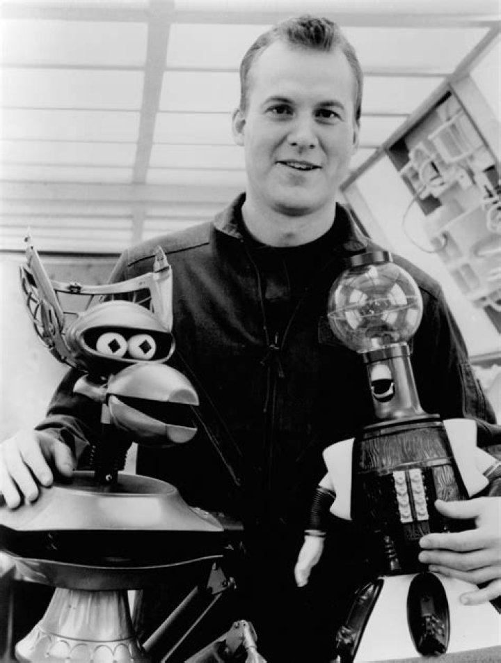 Michael J. Nelson Biography, Age, Height, Wife, Net Worth, Family