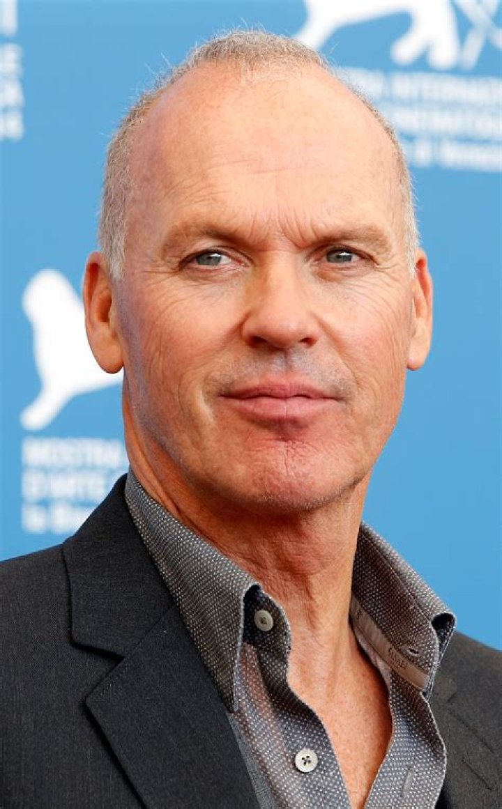 How tall is Michael Keaton