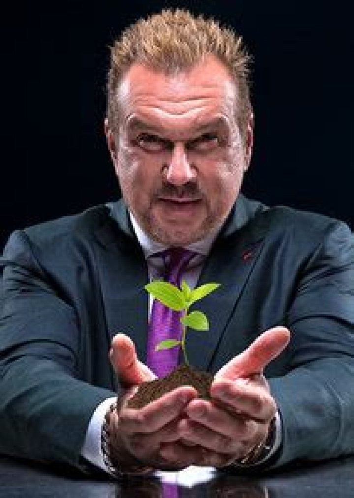 Michael Straumietis (Entrepreneur) - Age, Birthday, Bio, Facts, Family, Net Worth, Height & More