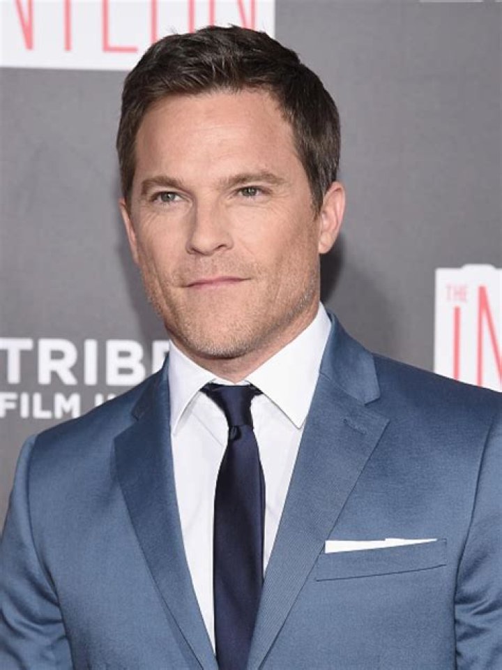 Mike Doyle (TV Actor) - Age, Birthday, Bio, Facts, Family, Net Worth, Height & More