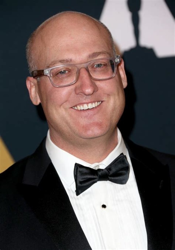 Mike Mitchell Biography, Age, Height, Wife, Net Worth, Family