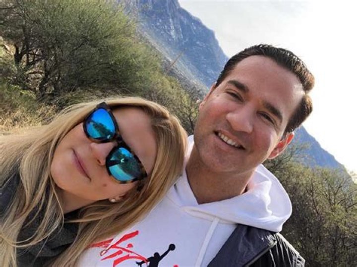 Mike ‘The Situation’ Sorrentino And Wife Lauren Honeymoon In A Desert Ahead Of His Prison Sentence