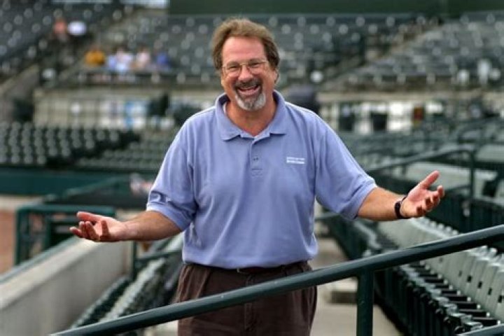 Mike Veeck biografía, edad, altura, esposo, net worth, familia