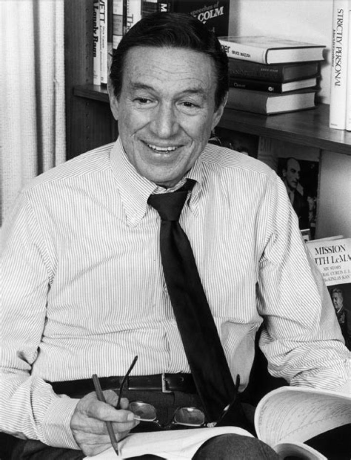 Mike Wallace Biography, Age, Height, Wife, Net Worth, Family