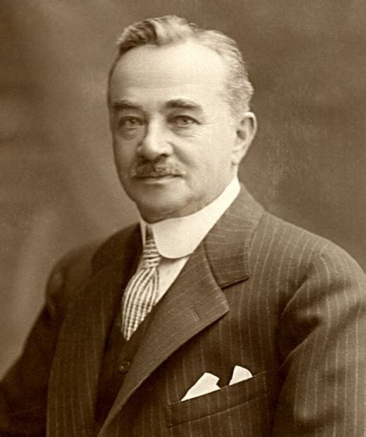 Milton S. Hershey (Entrepreneur) - Age, Birthday, Bio, Facts, Family, Net Worth, Height & More