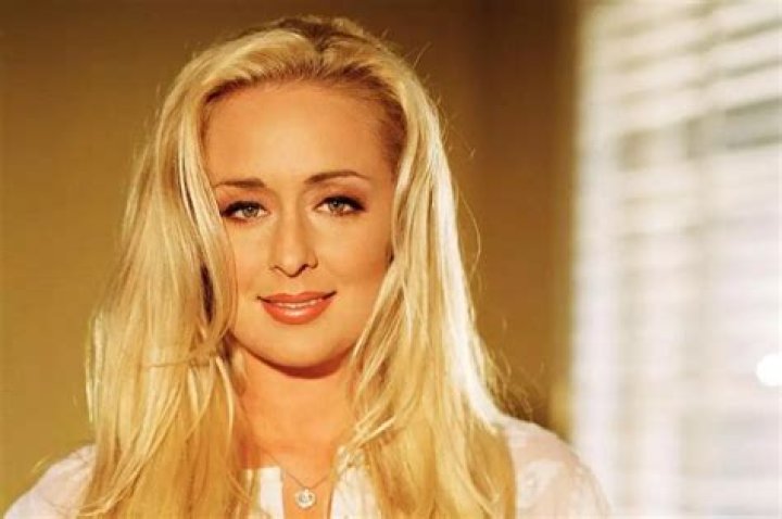 Mindy McCready Biography, Age, Height, Husband, Net Worth, Family