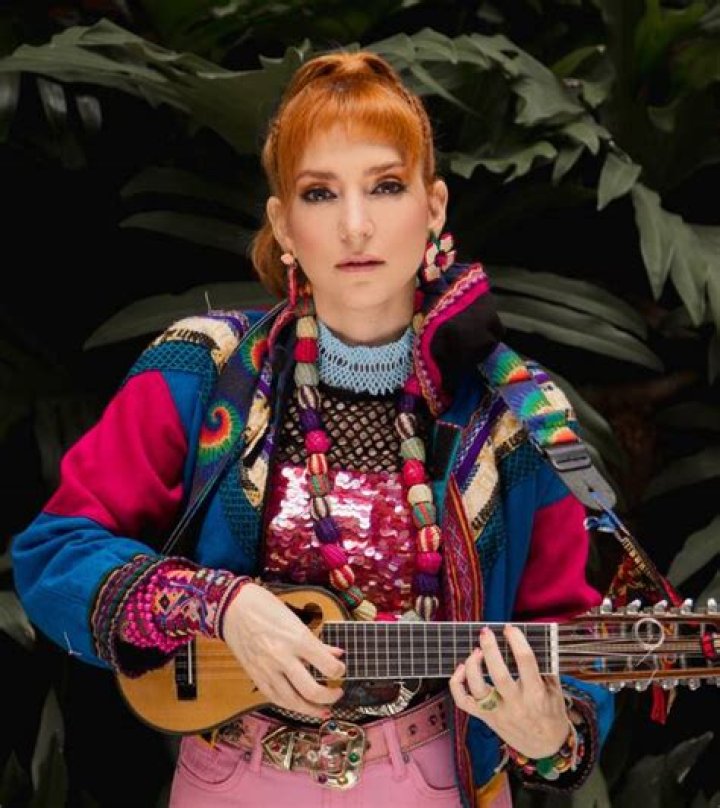 Mirella Cesa (Cantante pop) - Età, compleanno, biografia, fatti, famiglia, patrimonio netto, altezza e altro