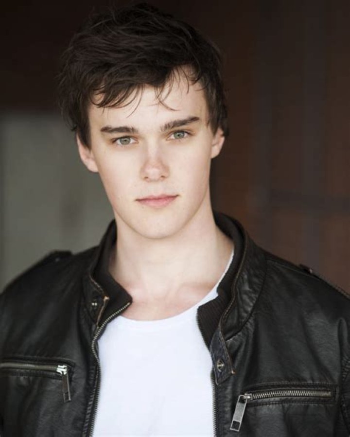 Is Mitchell Hope Gay? Age, Height, Net Worth