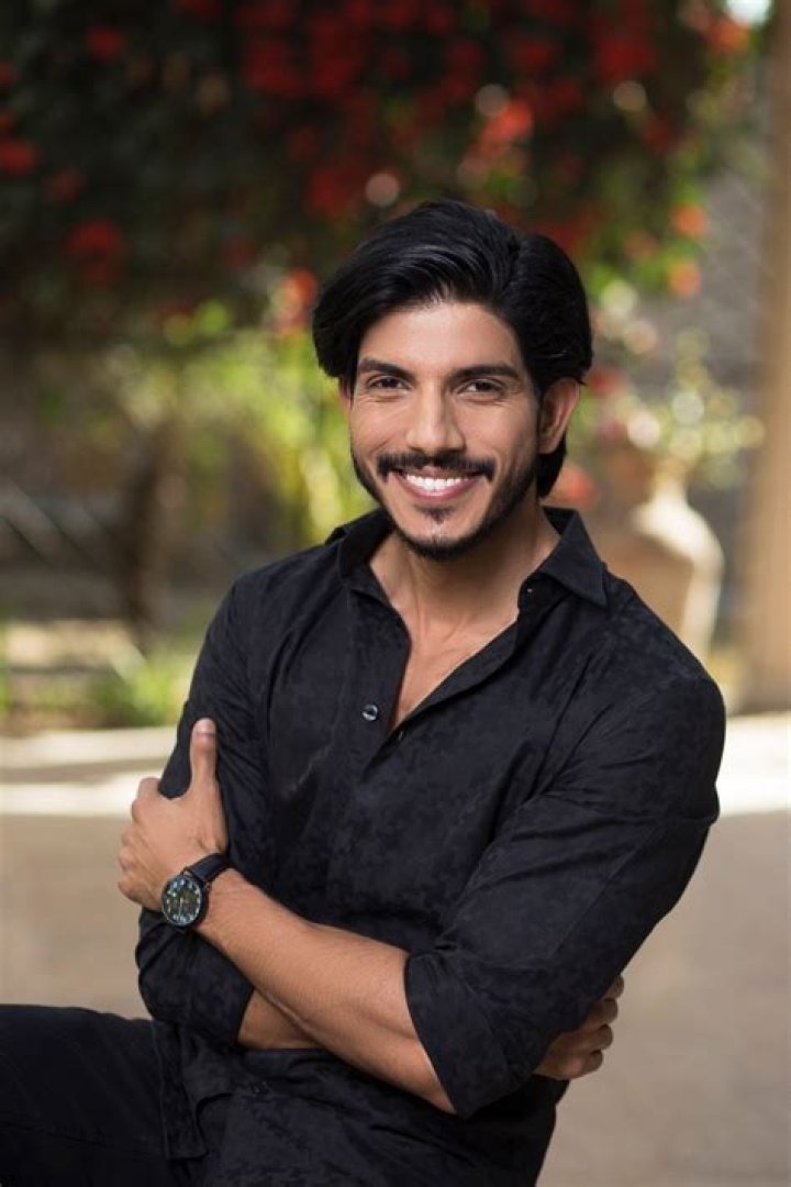 Mohsin Abbas Haider Biography, Age, Height, Wife, Net Worth, Family