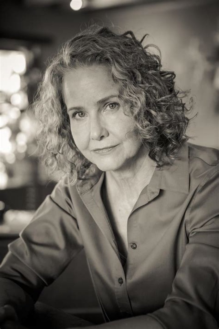 Molly Hagan (TV Actress) - Age, Birthday, Bio, Facts, Family, Net Worth, Height & More