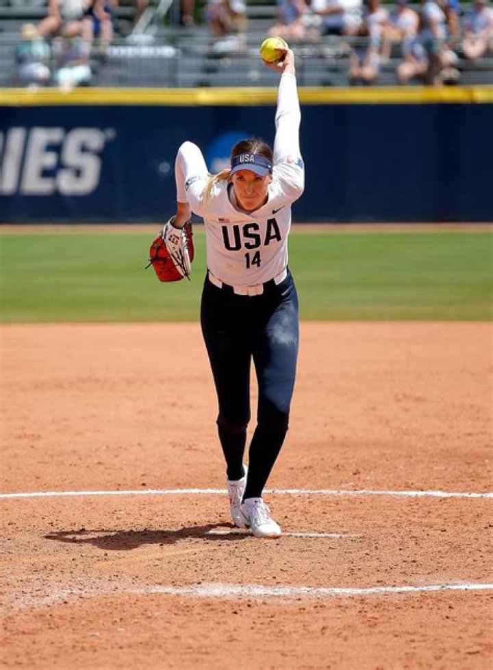 Monica Abbott Biography, Age, Height, Husband, Net Worth, Family