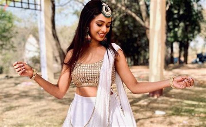 
Mugdha Chaphekar Height, Weight, Net Worth, Age, Birthday, Wikipedia, Who, Nationality, Biography 