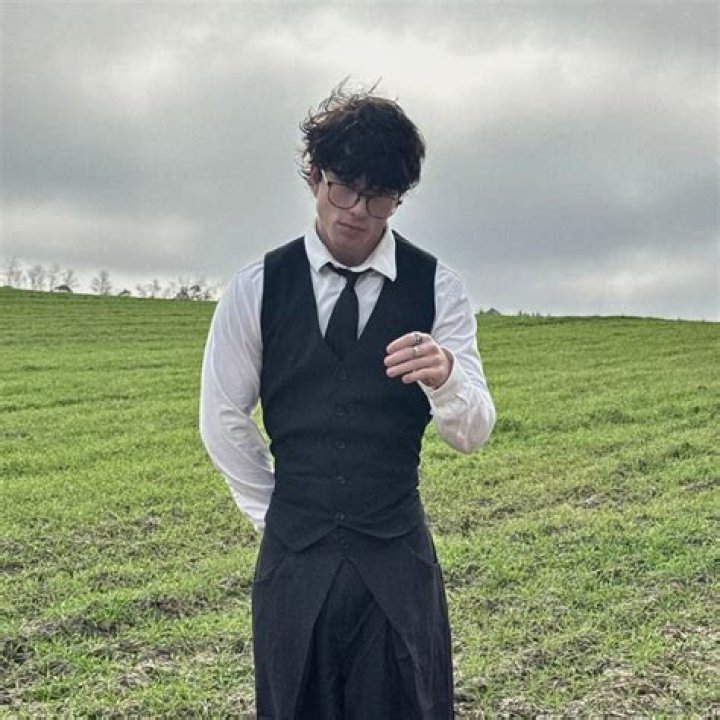 Nate Crosiar (TikTok Star) - Age, Birthday, Bio, Facts, Family, Net Worth, Height & More