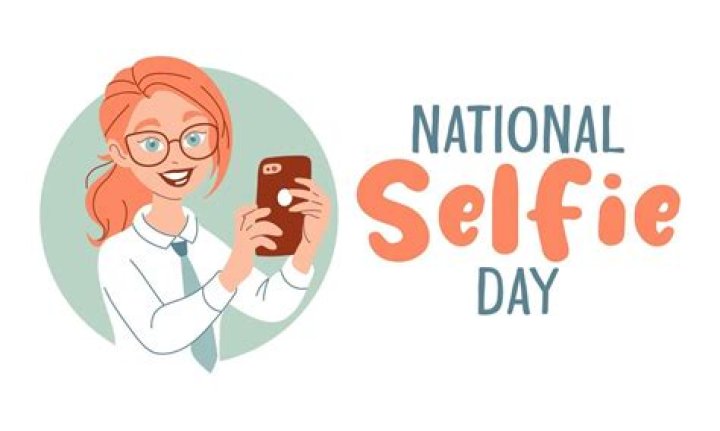 It’s National Selfie Day — Celebrate With the Most Iconic Celebrity Selfies!