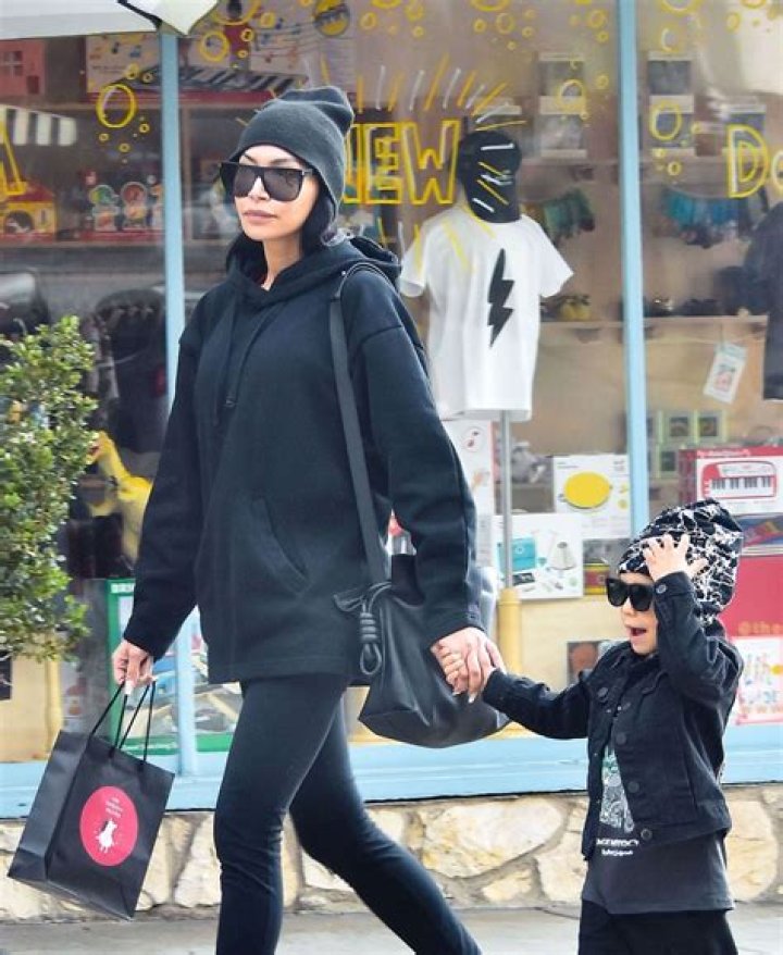 Naya Rivera Shopping Hand-in-Hand With Son Josey Is the Cutest Thing You’ll See All Day