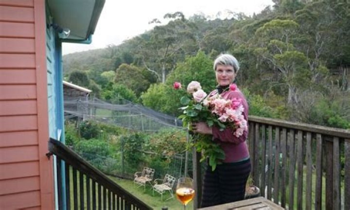 
Nell Schofield Age, Birthday, Wikipedia, Who, Nationality, Biography 