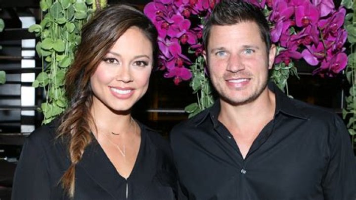 Nick Lachey Is #HusbandGoals, Dug Through the Trash to Find Wife Vanessa’s Missing Wedding Ring!