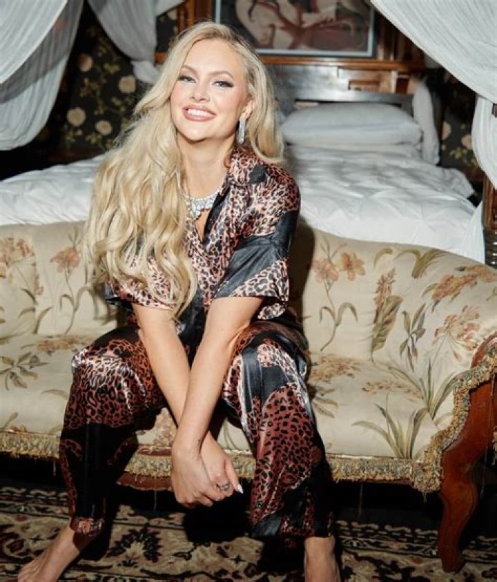 Nicole Arbour Biography, Age, Height, Husband, Net Worth, Family