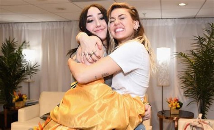 Noah Cyrus Relationship With Miley Cyrus and Everything You Should Know About Them