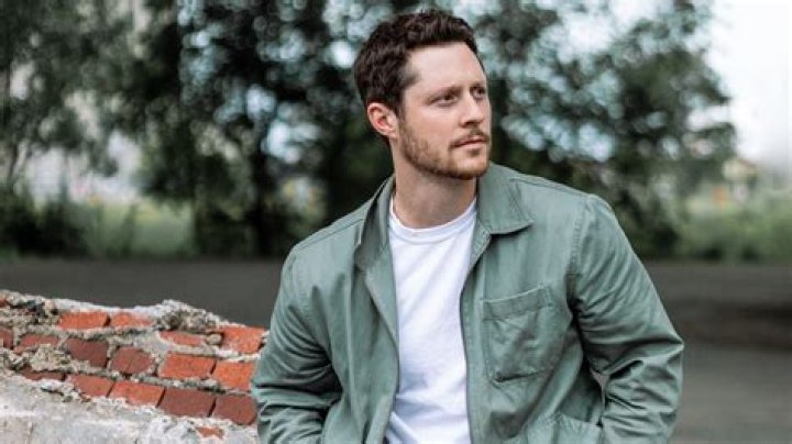 Noah Reid biografía, edad, altura, esposo, net worth, familia