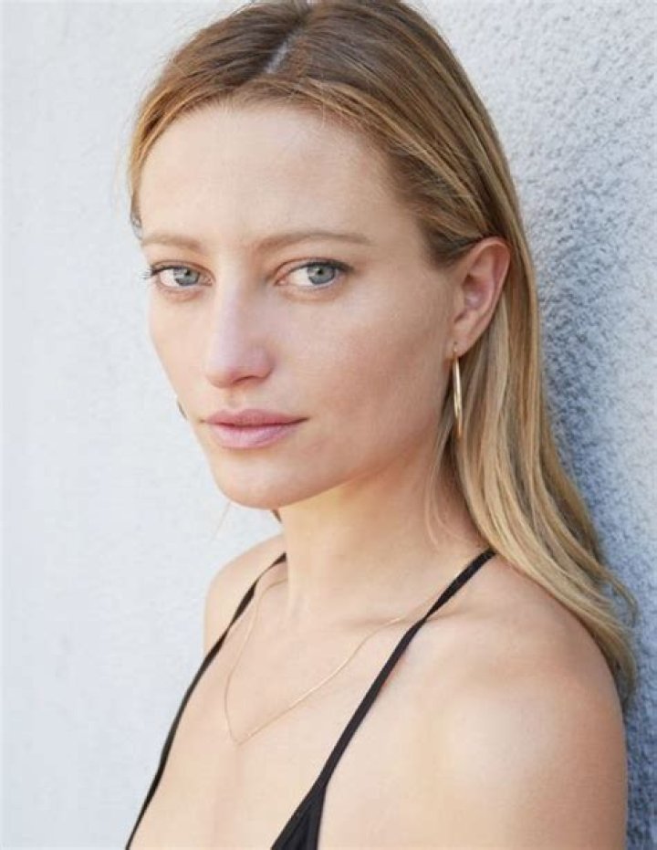 Noot Seear Biography, Age, Height, Husband, Net Worth, Family