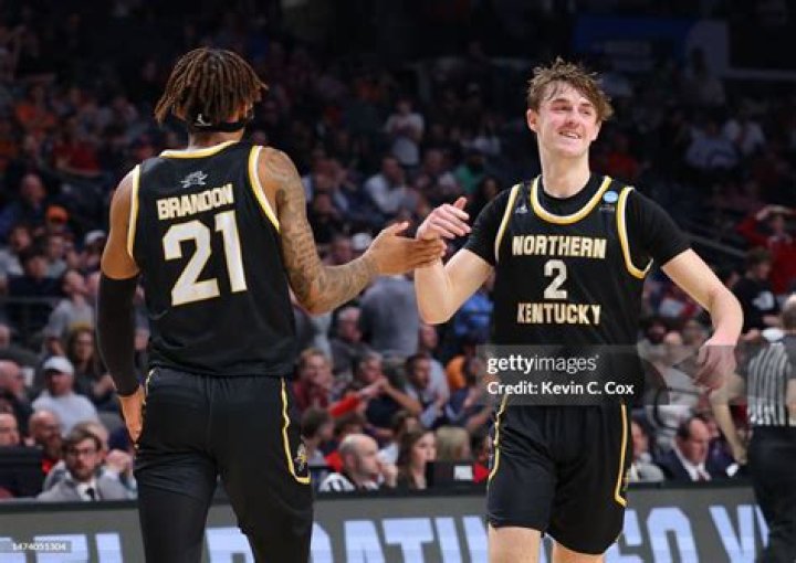 
Northern Kentucky’s band director praised for performance during Norse vs Houston Cougars NCAA game 