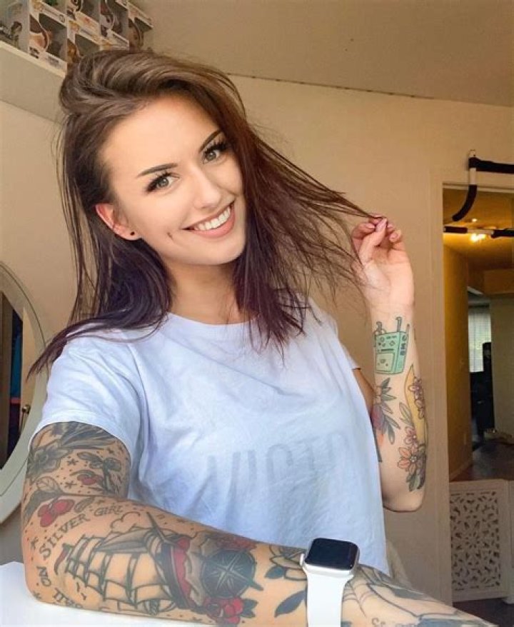 Octavia May (Instagram Star) - Age, Birthday, Bio, Facts, Family, Net Worth, Height & More