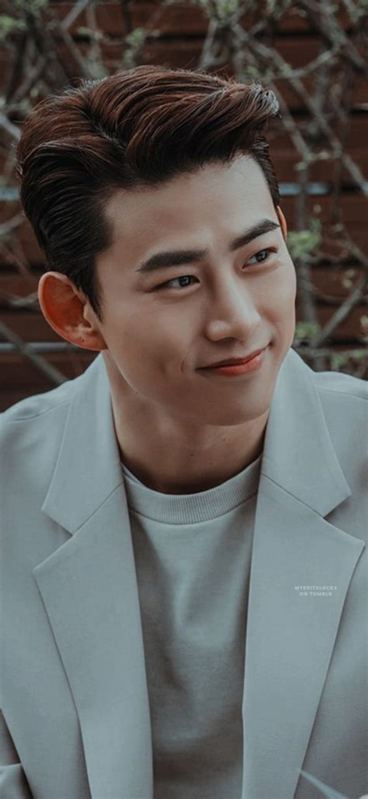 Ok Taecyeon (Rapper) - Age, Birthday, Bio, Facts, Family, Net Worth, Height & More