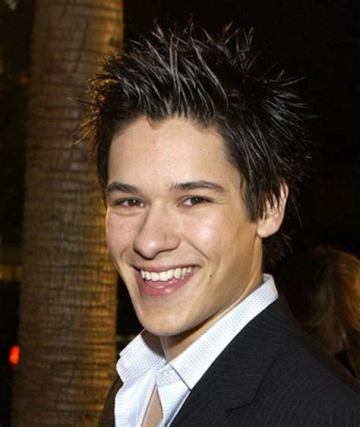 Oliver James Biography, Age, Height, Husband, Net Worth, Family