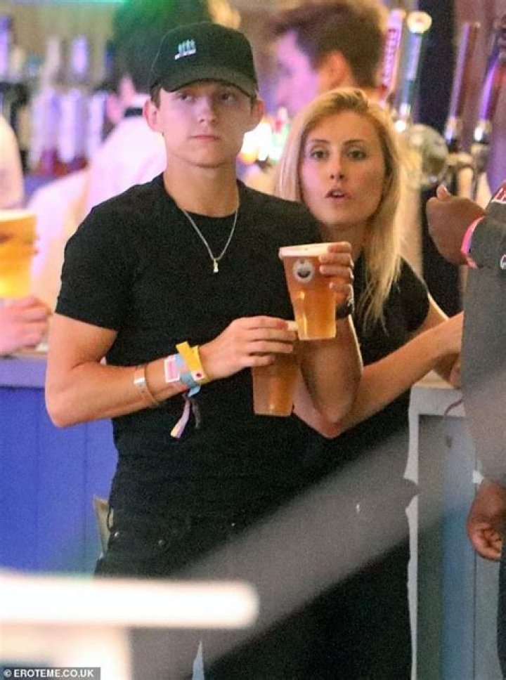 Astrology Birth Chart of Olivia Bolton (Other) 2024